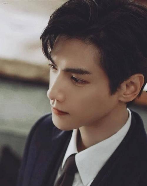 吃瓜娱乐圈八卦罗云熙,娱乐圈的瓜田,他的瓜香四溢 第2张 吃瓜娱乐圈八卦罗云熙,娱乐圈的瓜田,他的瓜香四溢 第2张